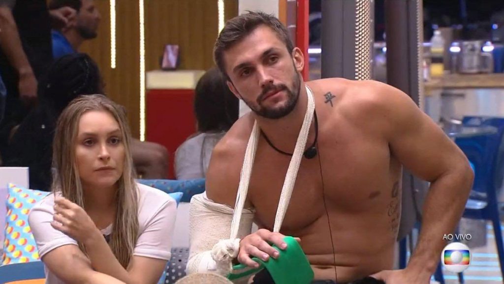 Quais brigas e polêmicas Arthur enfrentou no BBB21